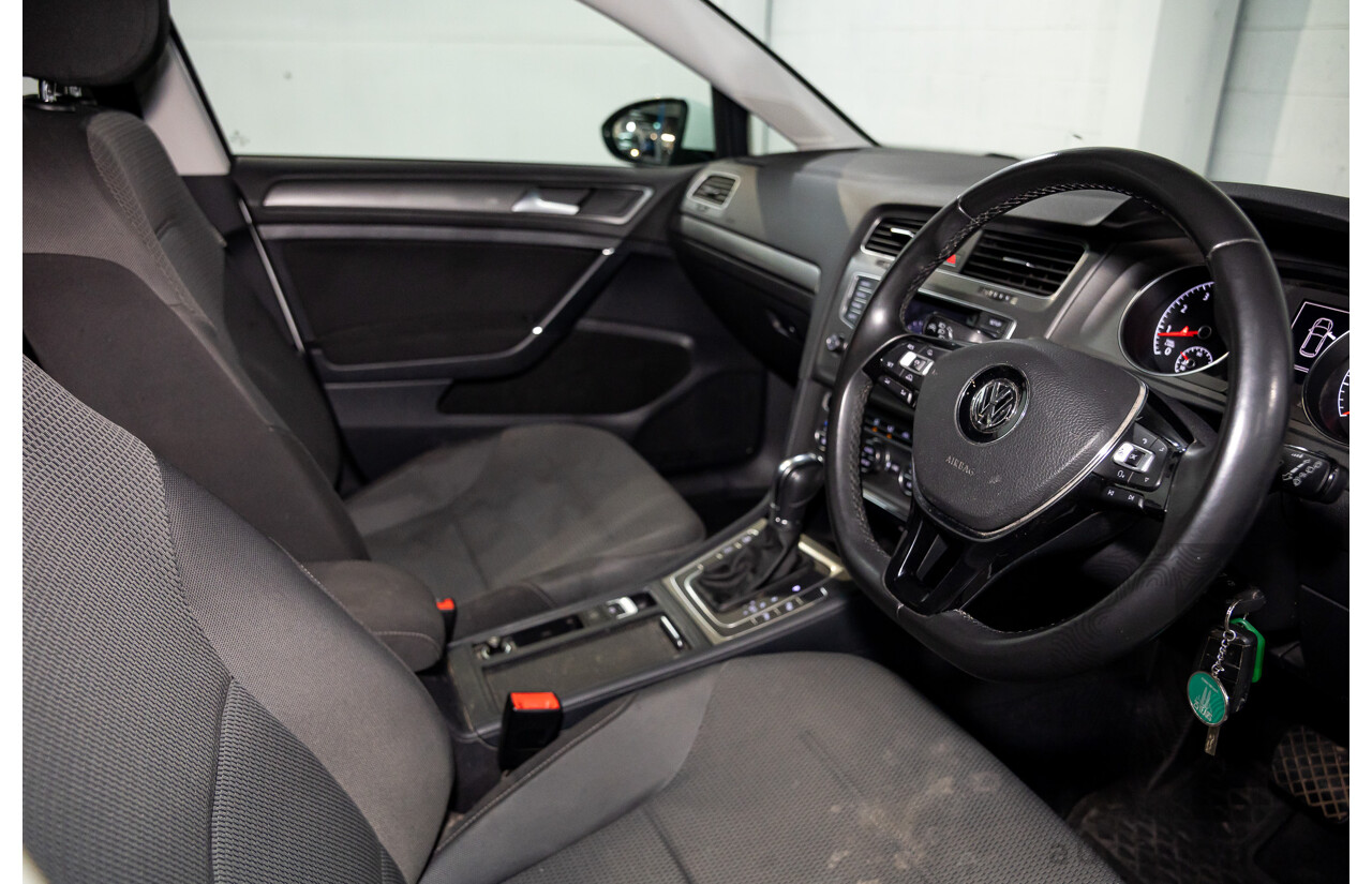 08/2013 Volkswagen Golf 90 TSI Comfortline AU MY14 5d Hatchback Pure White Turbo 1.4L