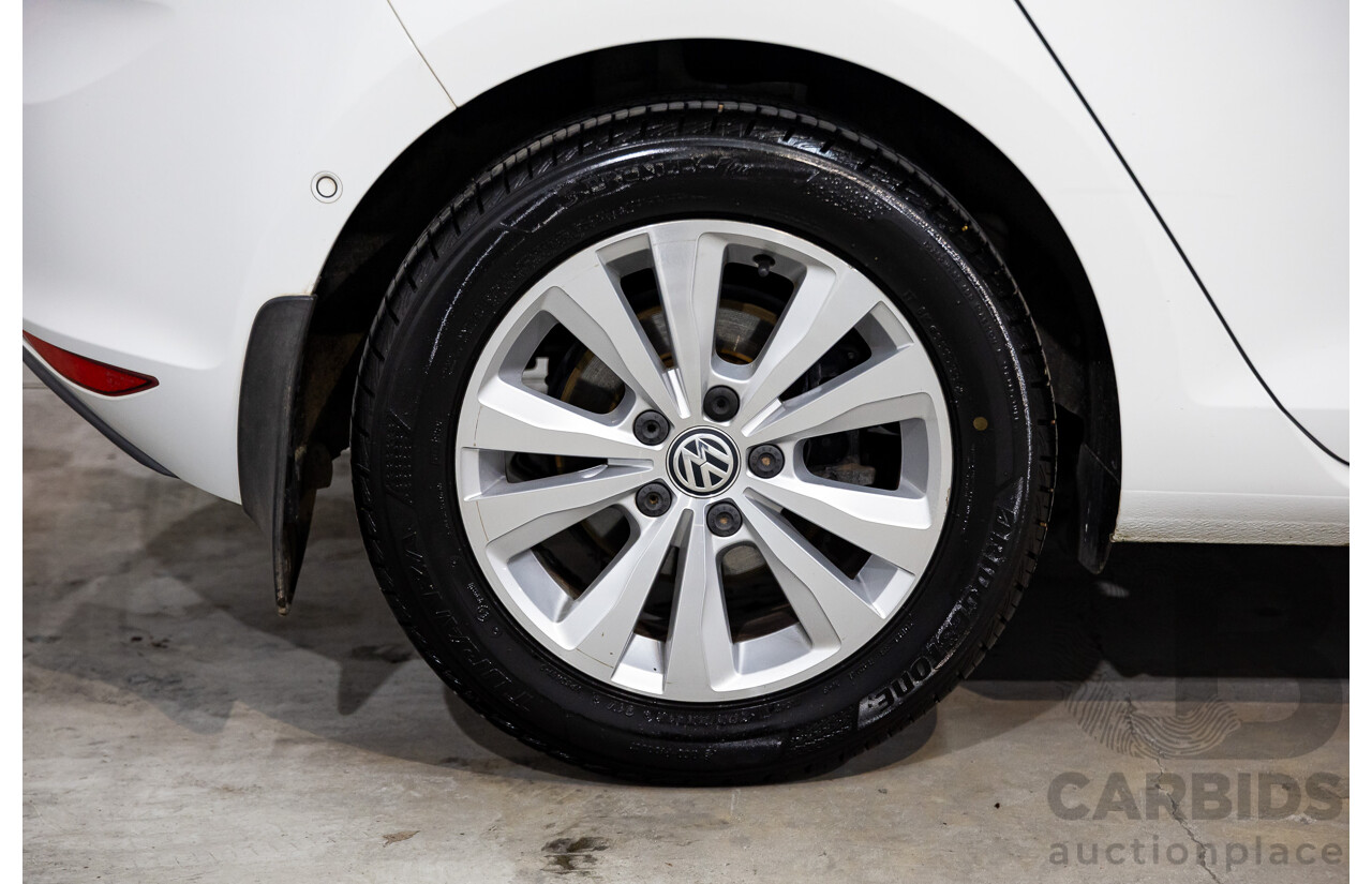 08/2013 Volkswagen Golf 90 TSI Comfortline AU MY14 5d Hatchback Pure White Turbo 1.4L