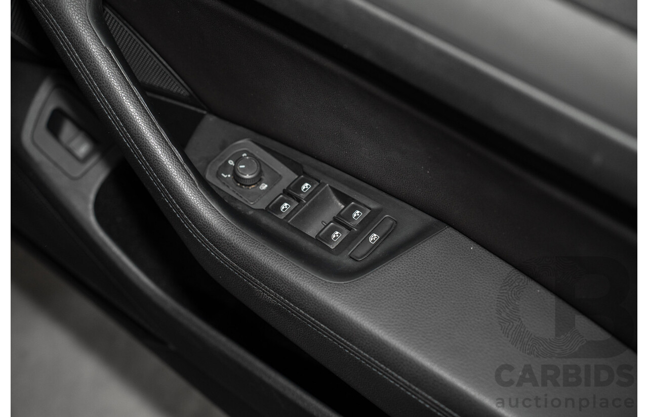 02/2016 Volkswagen Passat 132 TSI Comfortline 3C MY16 4D Wagon Night Blue Metallic Turbo 1.8L