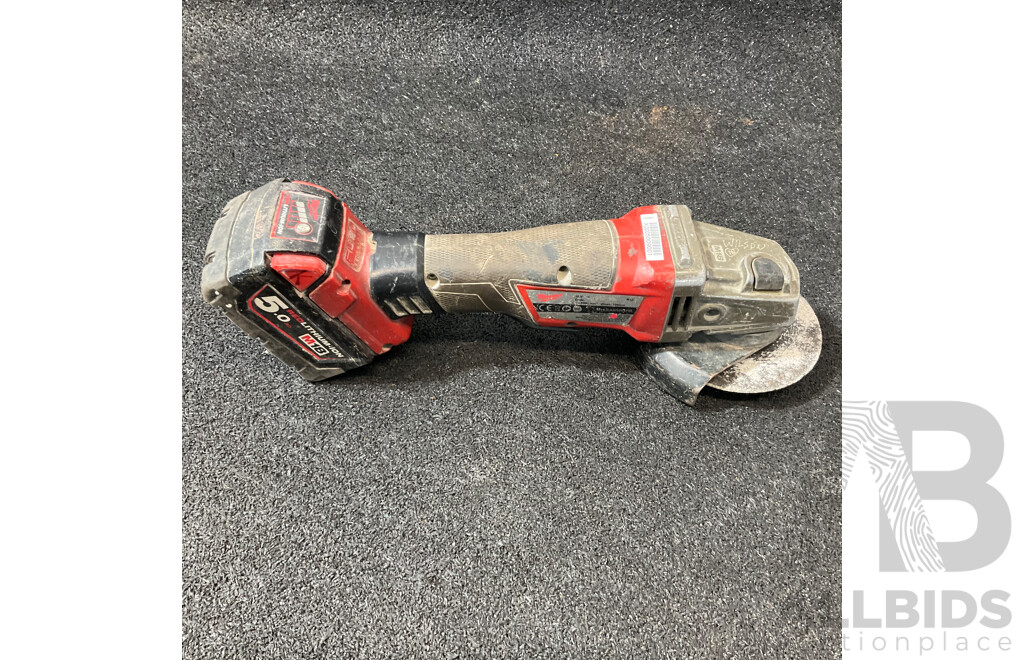 MILWAUKEE M18 FUEL Angle Grinder (CAG125XPD) with 5.0Ah Battery