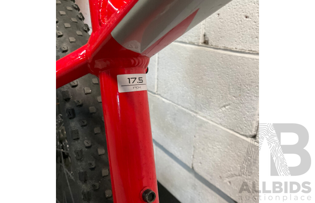 RTV - Trek Marlin 6 Mountain Bike