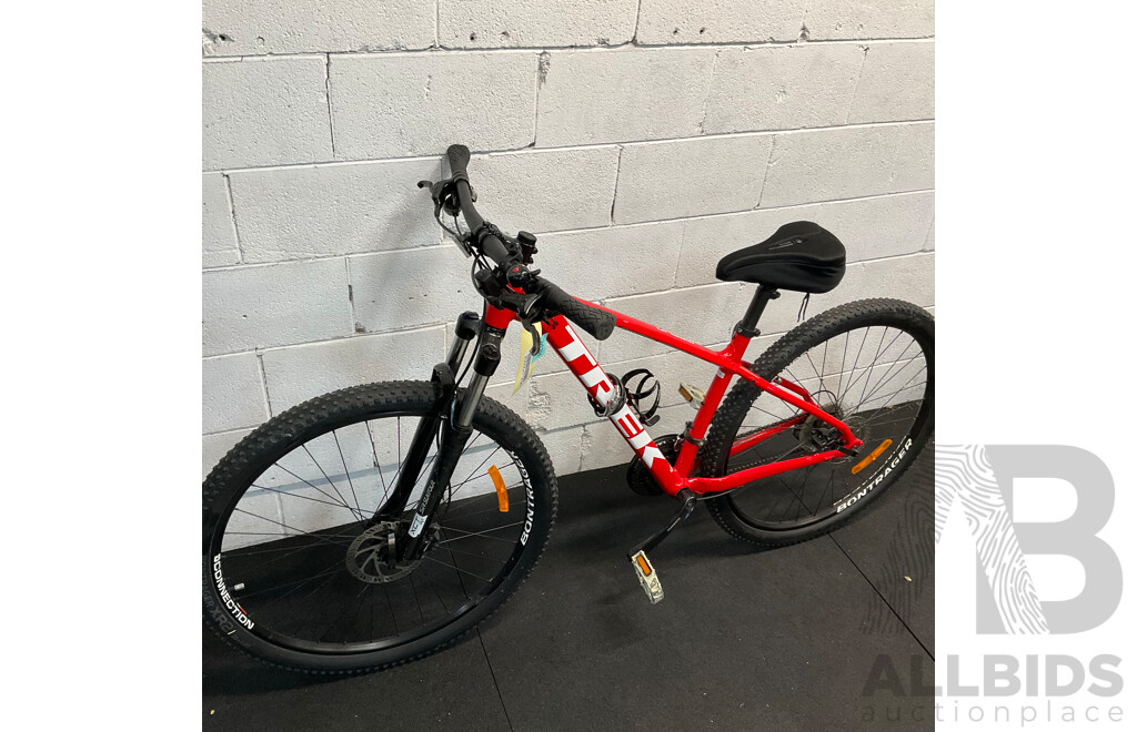 RTV - Trek Marlin 6 Mountain Bike