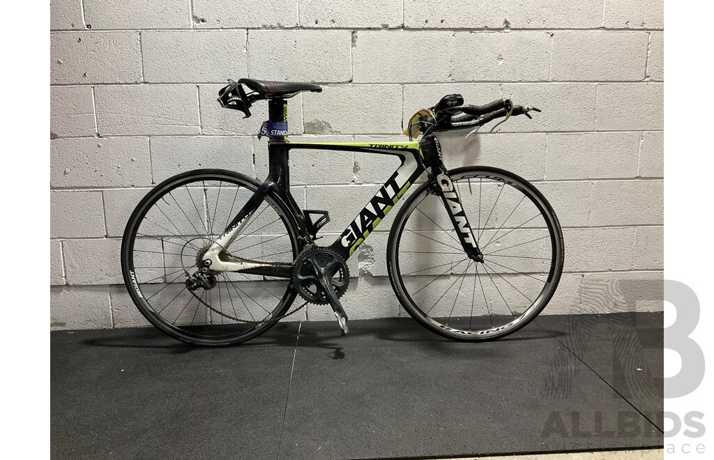 GIANT Trinity Composite Road  Bike