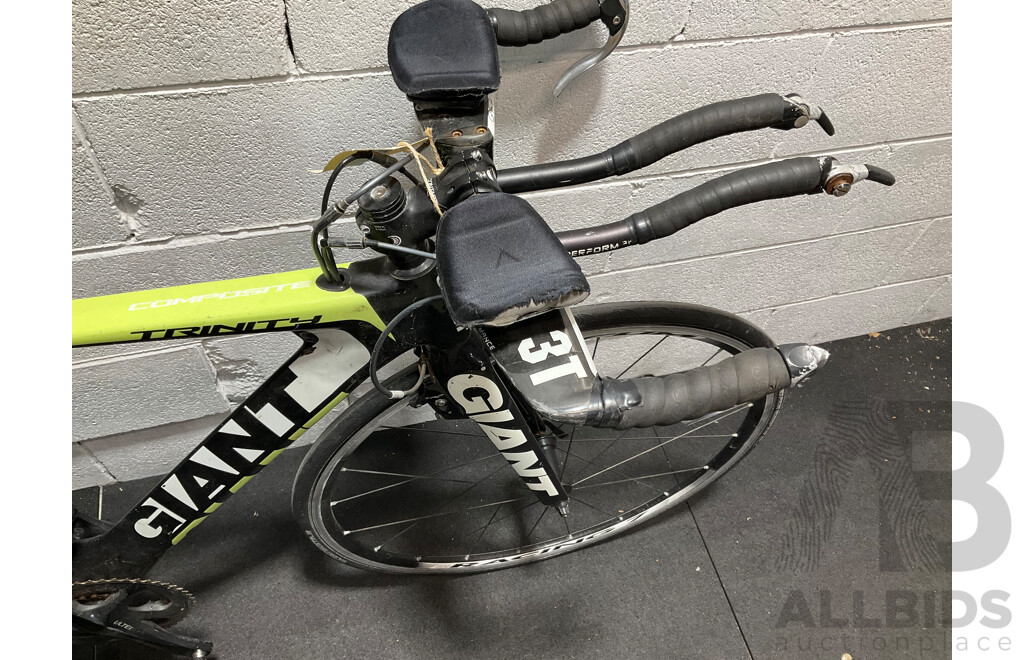 GIANT Trinity Composite Road  Bike