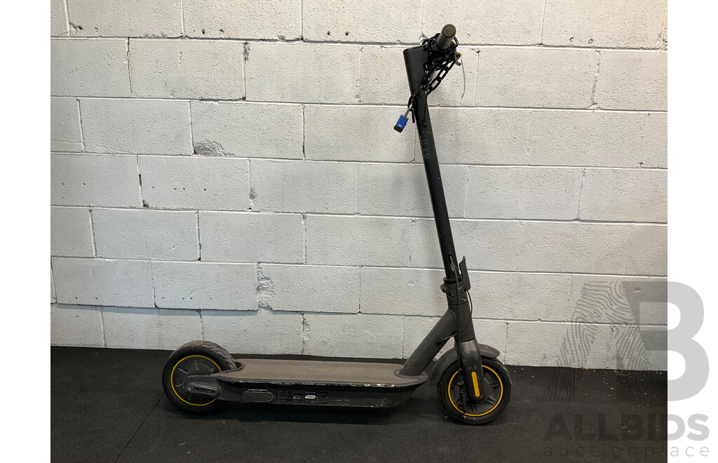 SEGWAY NINEBOT Max G30 Electric Scooter