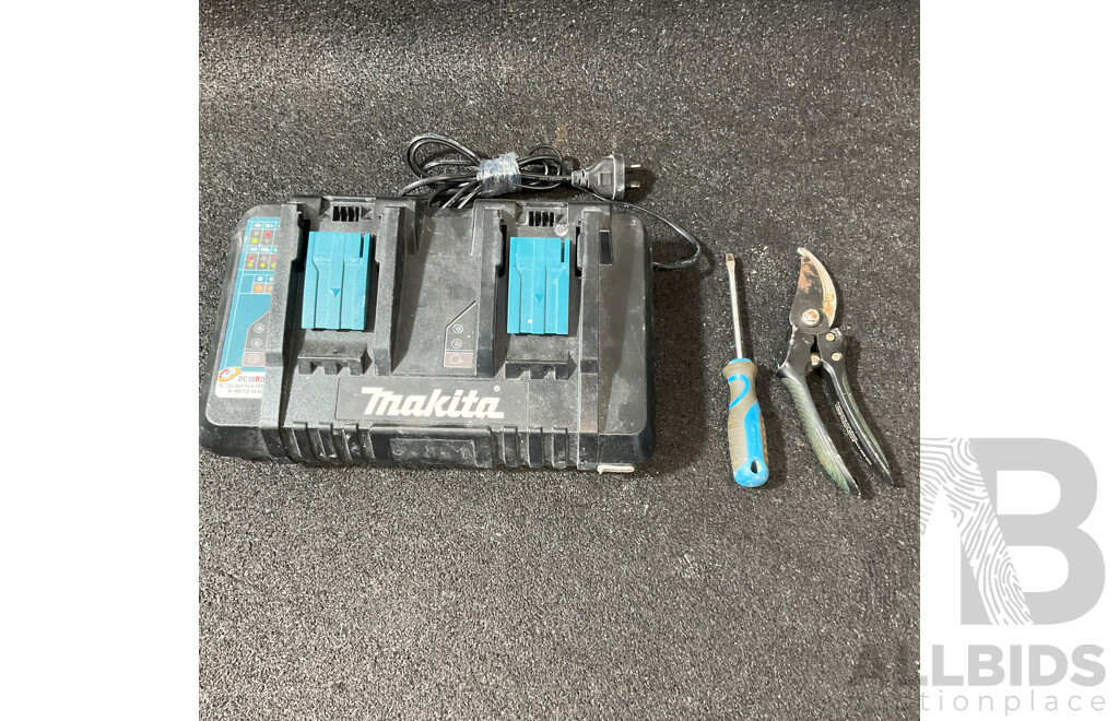MAKITA 18V Dual Rapid Charger(DC18RD) and Others - Lot of 3