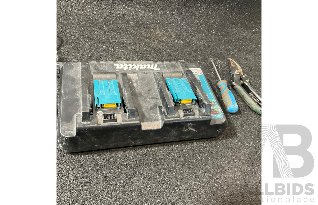 MAKITA 18V Dual Rapid Charger(DC18RD) and Others - Lot of 3