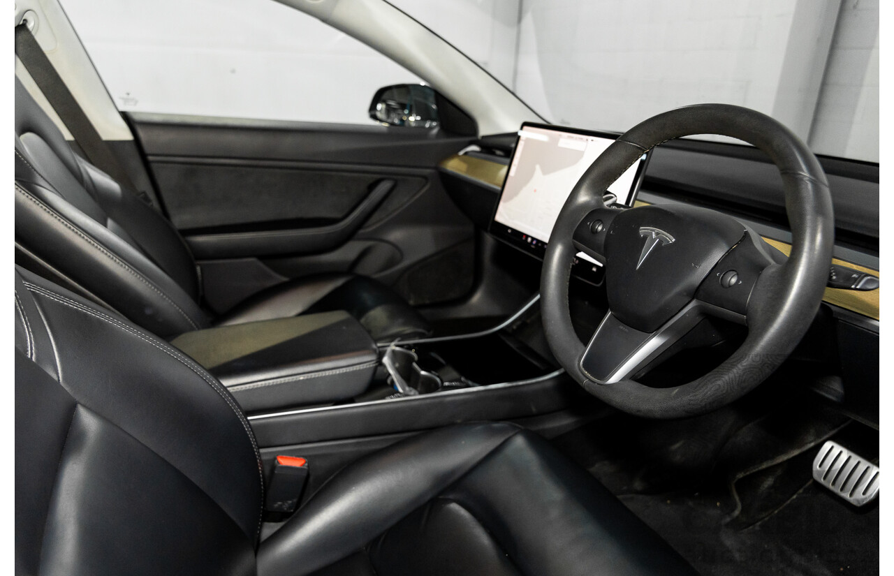 10/2019 Tesla Model 3 Perfomance AWD MY19 Update 5d Sedan Midnight Grey Metallic