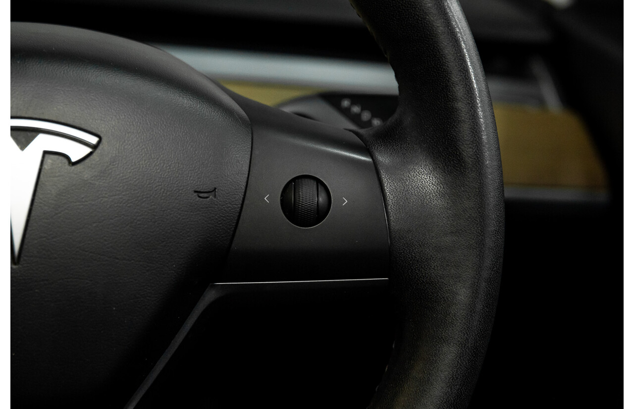10/2019 Tesla Model 3 Perfomance AWD MY19 Update 5d Sedan Midnight Grey Metallic