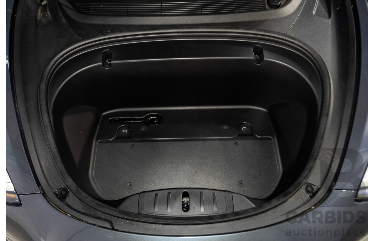 10/2019 Tesla Model 3 Perfomance AWD MY19 Update 5d Sedan Midnight Grey Metallic