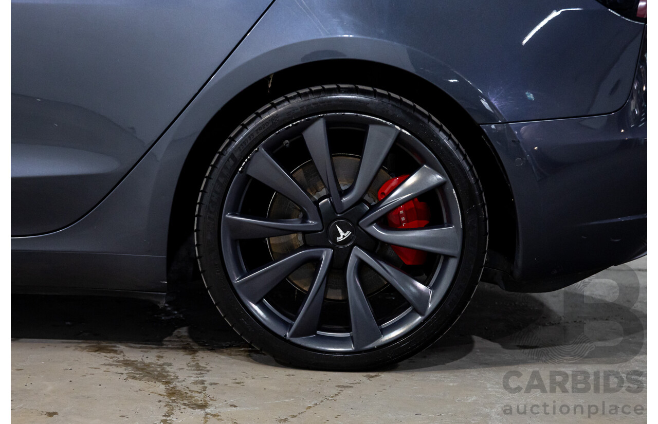 10/2019 Tesla Model 3 Perfomance AWD MY19 Update 5d Sedan Midnight Grey Metallic