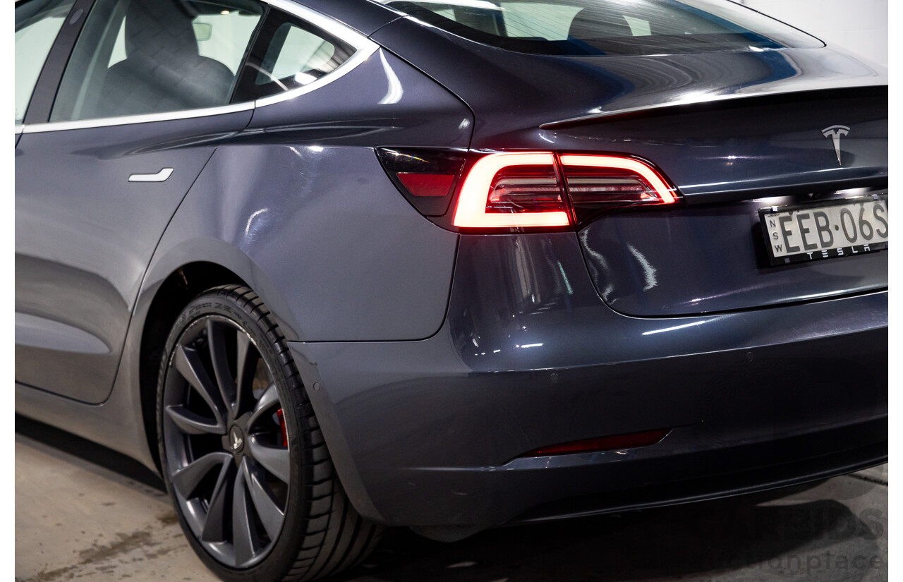 10/2019 Tesla Model 3 Perfomance AWD MY19 Update 5d Sedan Midnight Grey Metallic