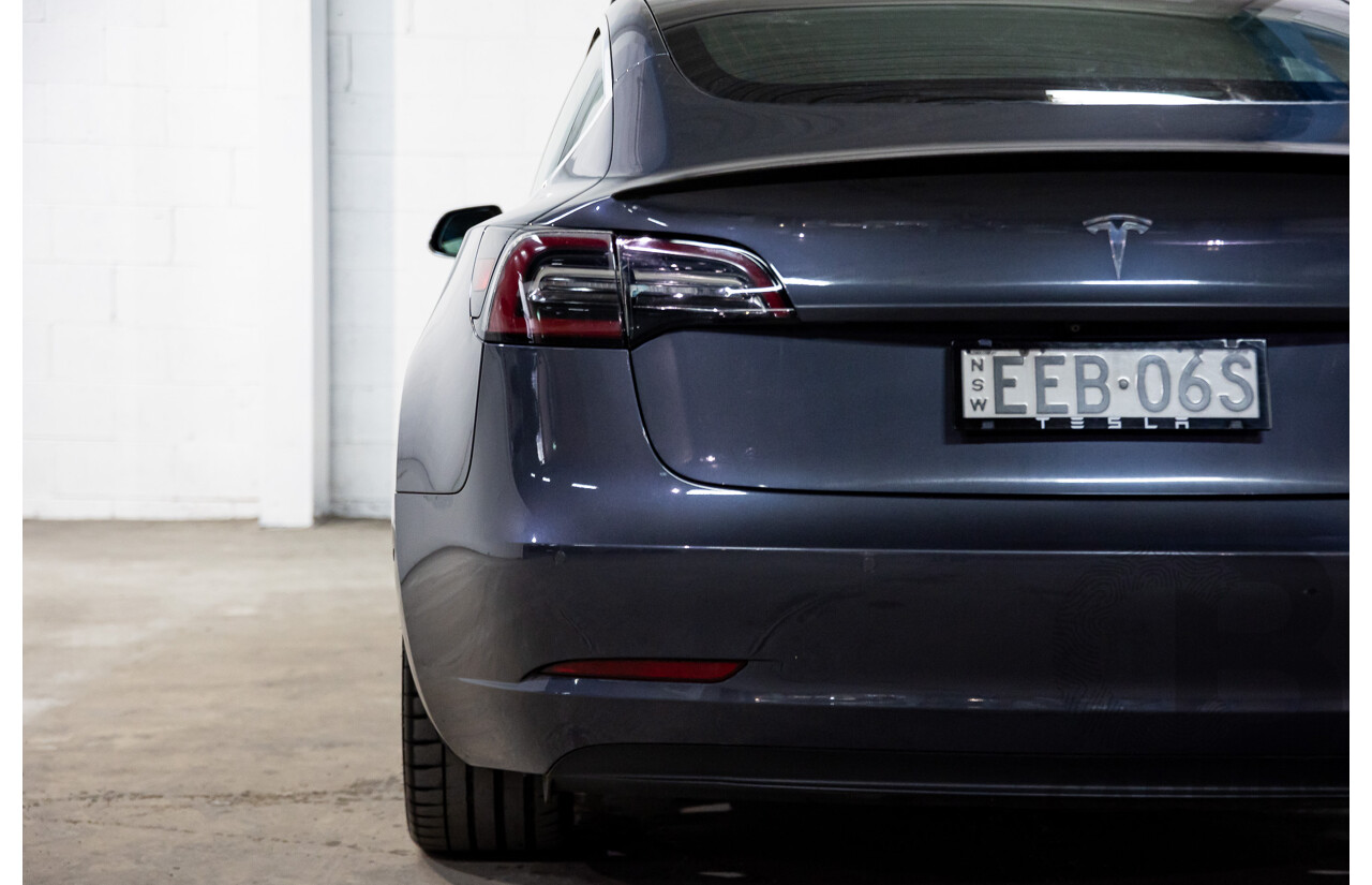 10/2019 Tesla Model 3 Perfomance AWD MY19 Update 5d Sedan Midnight Grey Metallic