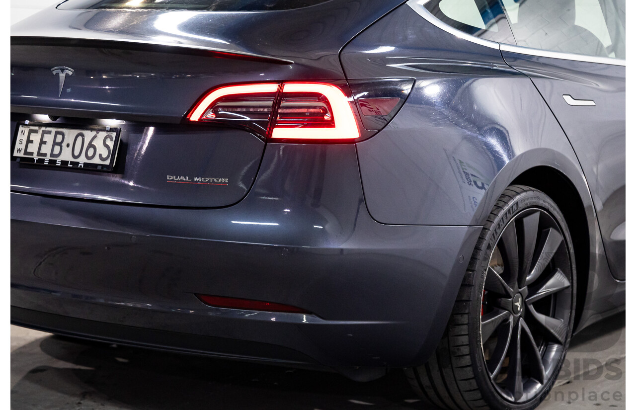 10/2019 Tesla Model 3 Perfomance AWD MY19 Update 5d Sedan Midnight Grey Metallic