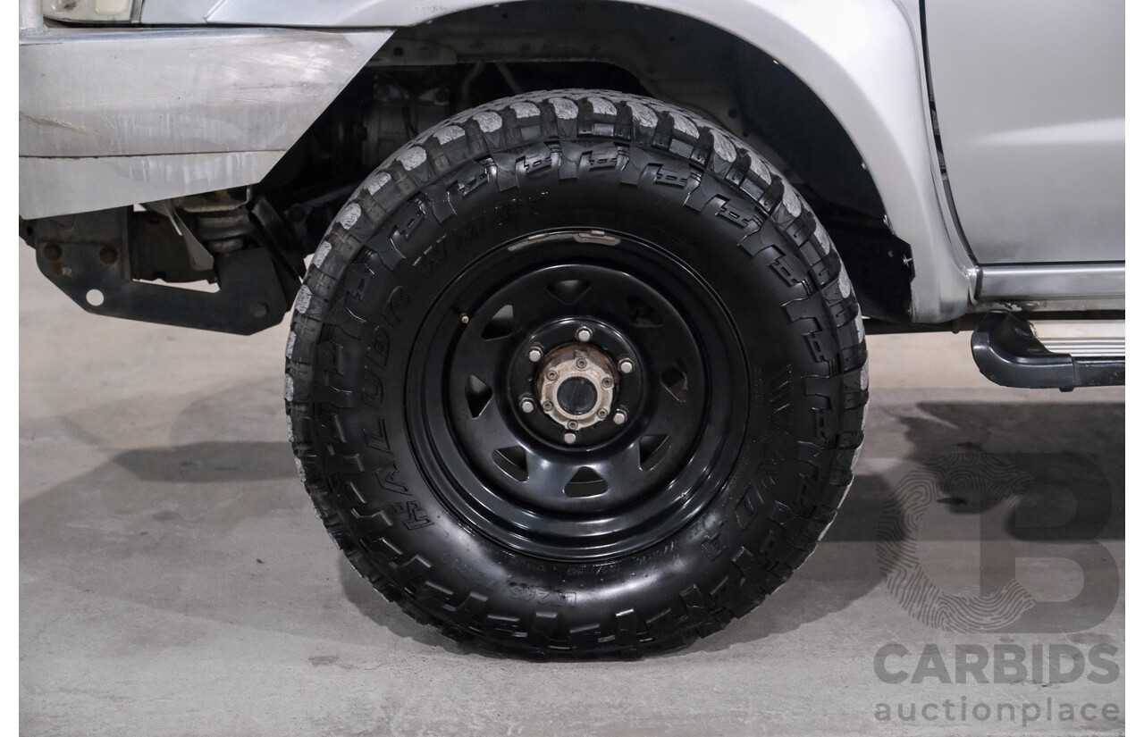 02/2012 Nissan Navara ST-R Special Edition (4x4) D22 Series 5 Dual Cab P/Up Silver 2.5L