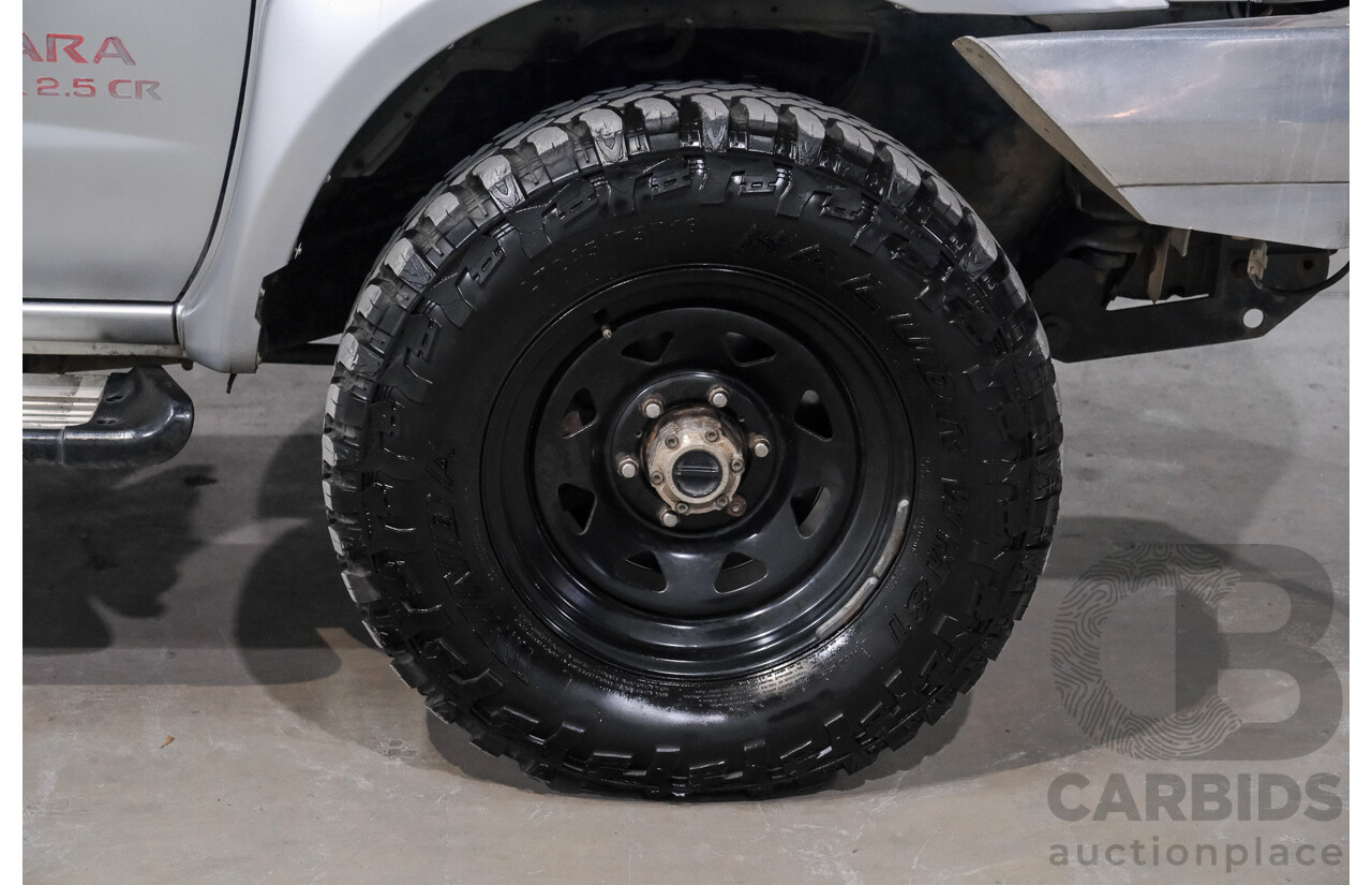 02/2012 Nissan Navara ST-R Special Edition (4x4) D22 Series 5 Dual Cab P/Up Silver 2.5L