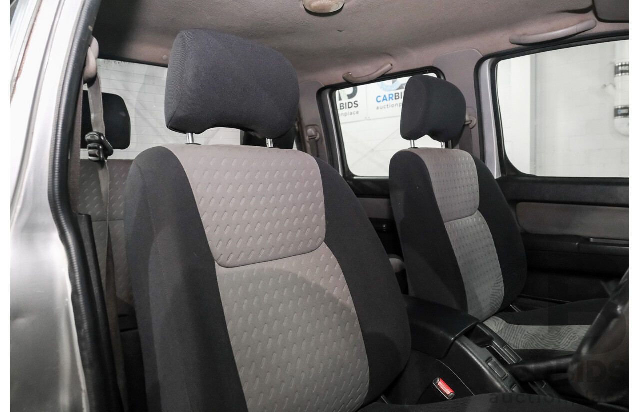 02/2012 Nissan Navara ST-R Special Edition (4x4) D22 Series 5 Dual Cab P/Up Silver 2.5L