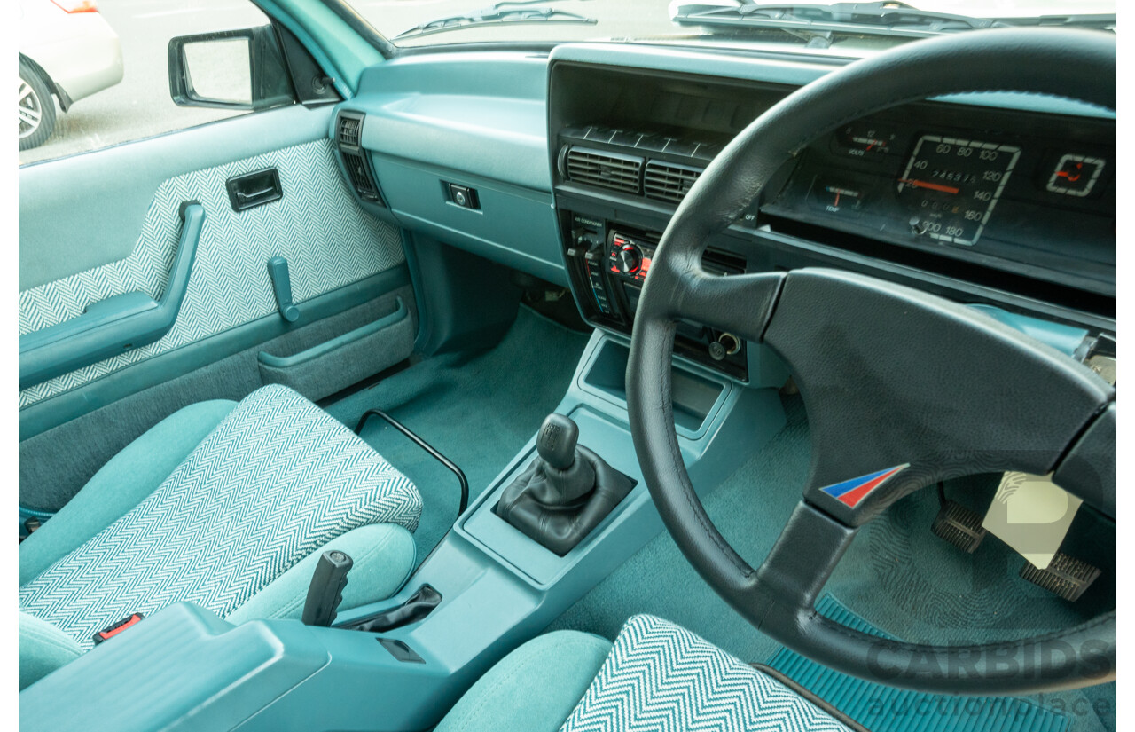 10/1984 Holden VK Commodore SL (134 Package) Group 3 Tribute 4d Sedan Alpine White V8 5.0L - Modified