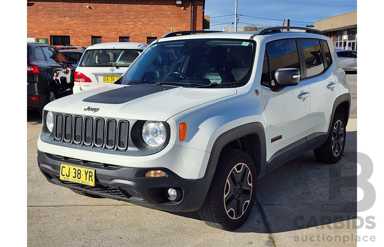 01/2016 Jeep Renegade Trailhawk BU 4d Wagon White 2.4L