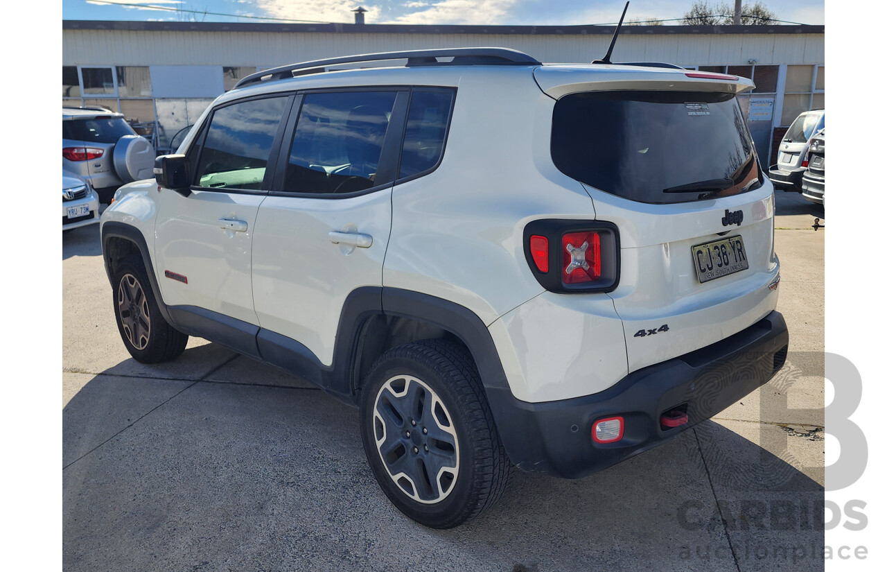 01/2016 Jeep Renegade Trailhawk BU 4d Wagon White 2.4L