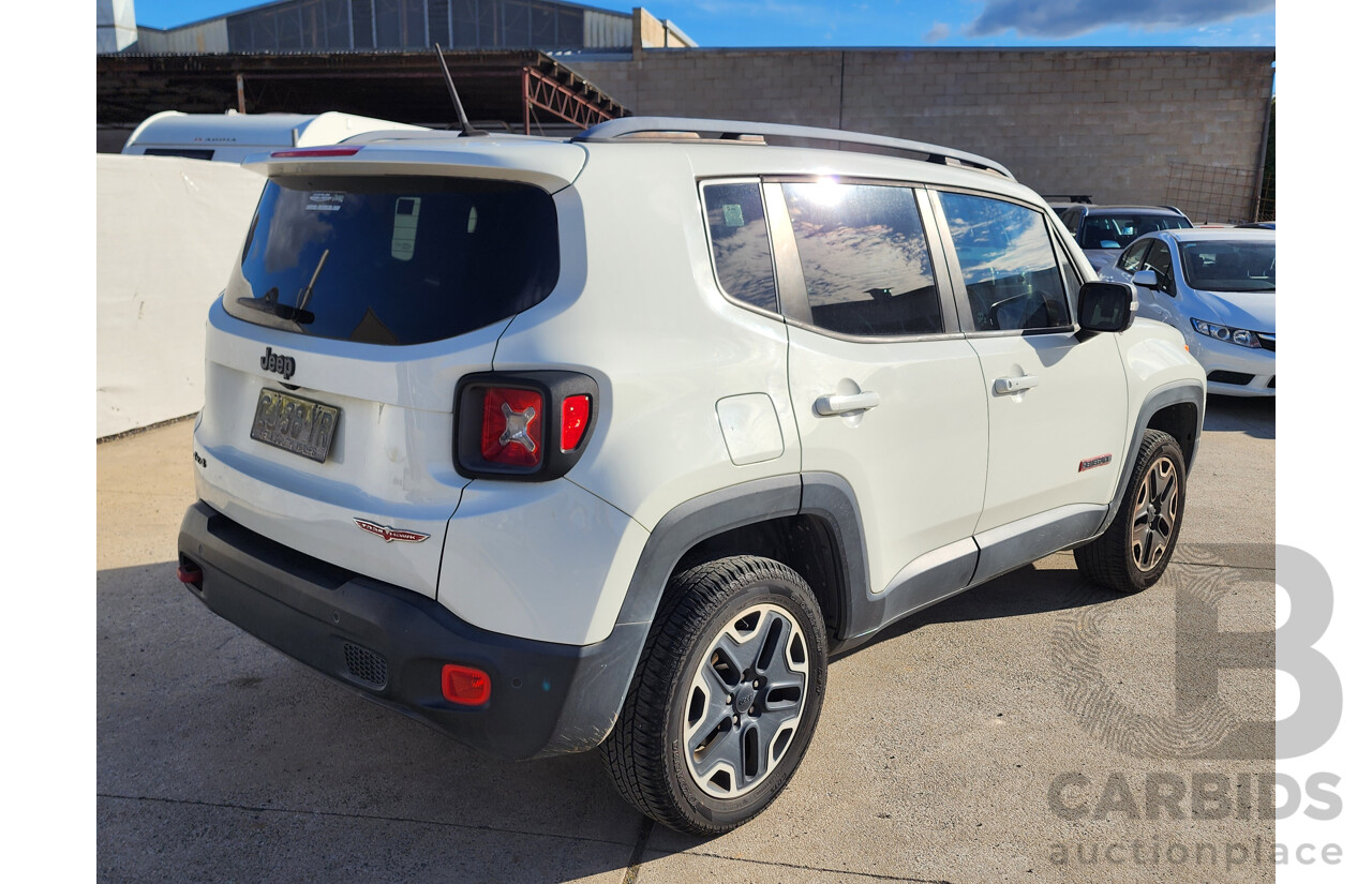 01/2016 Jeep Renegade Trailhawk BU 4d Wagon White 2.4L