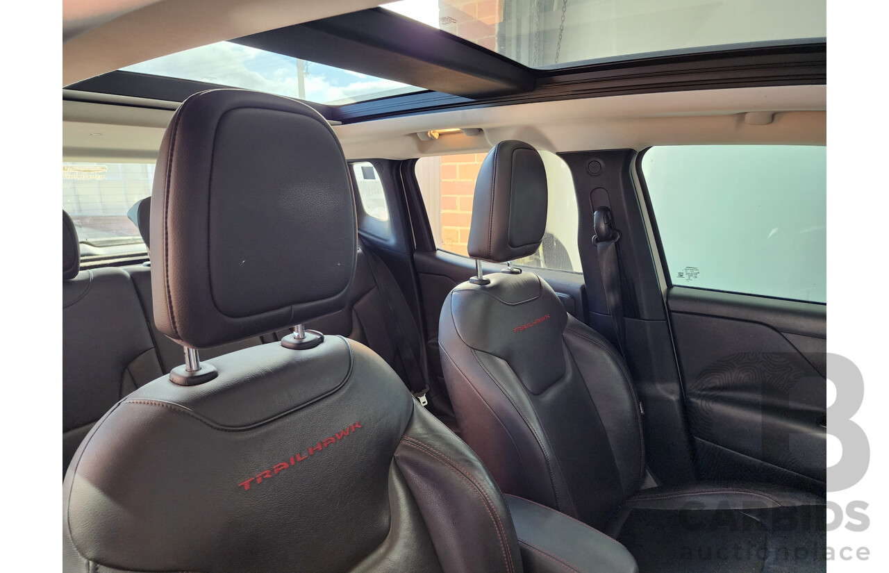 01/2016 Jeep Renegade Trailhawk BU 4d Wagon White 2.4L