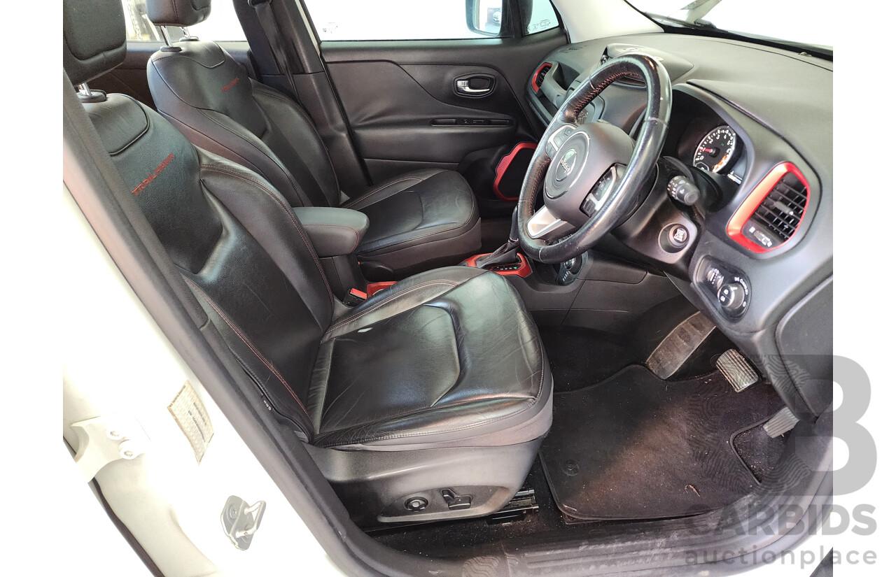 01/2016 Jeep Renegade Trailhawk BU 4d Wagon White 2.4L