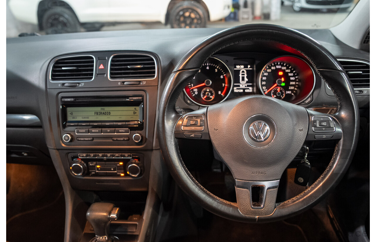 10/2009 Volkswagen Golf 118 TSI Comfortline 1K MY10 5D Hatchback Silver Twincharged 1.4L