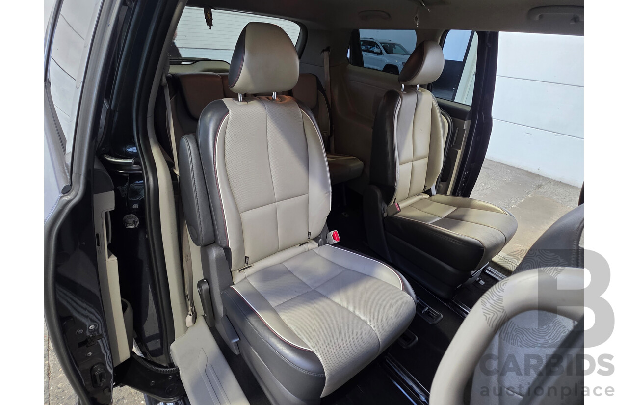 8/2015 Kia Carnival SLi YP MY16 4d Wagon Blue 3.3L