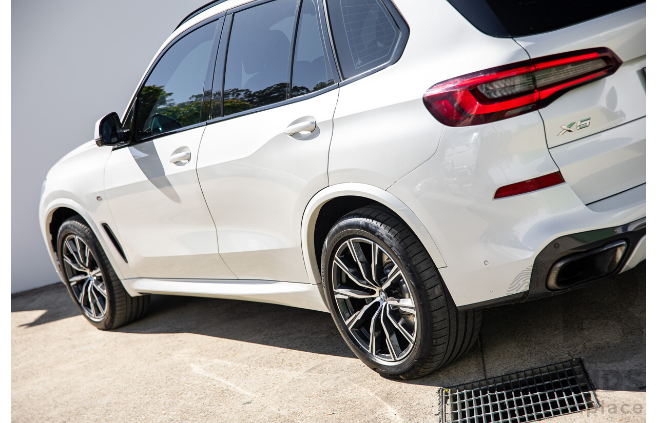 11/2020 BMW X5 xDrive 30d M-Sport Package (AWD) G05 MY21 4d Wagon Mineral White Metallic Turbo Diesel 3.0L