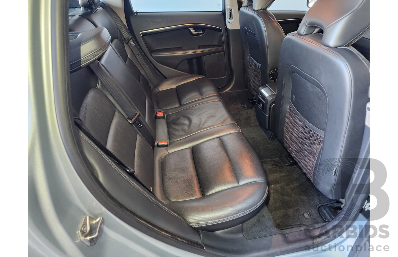 01/2014 Volvo Xc70 D5 Teknik BZ MY13 4d Wagon Silver 2.4L