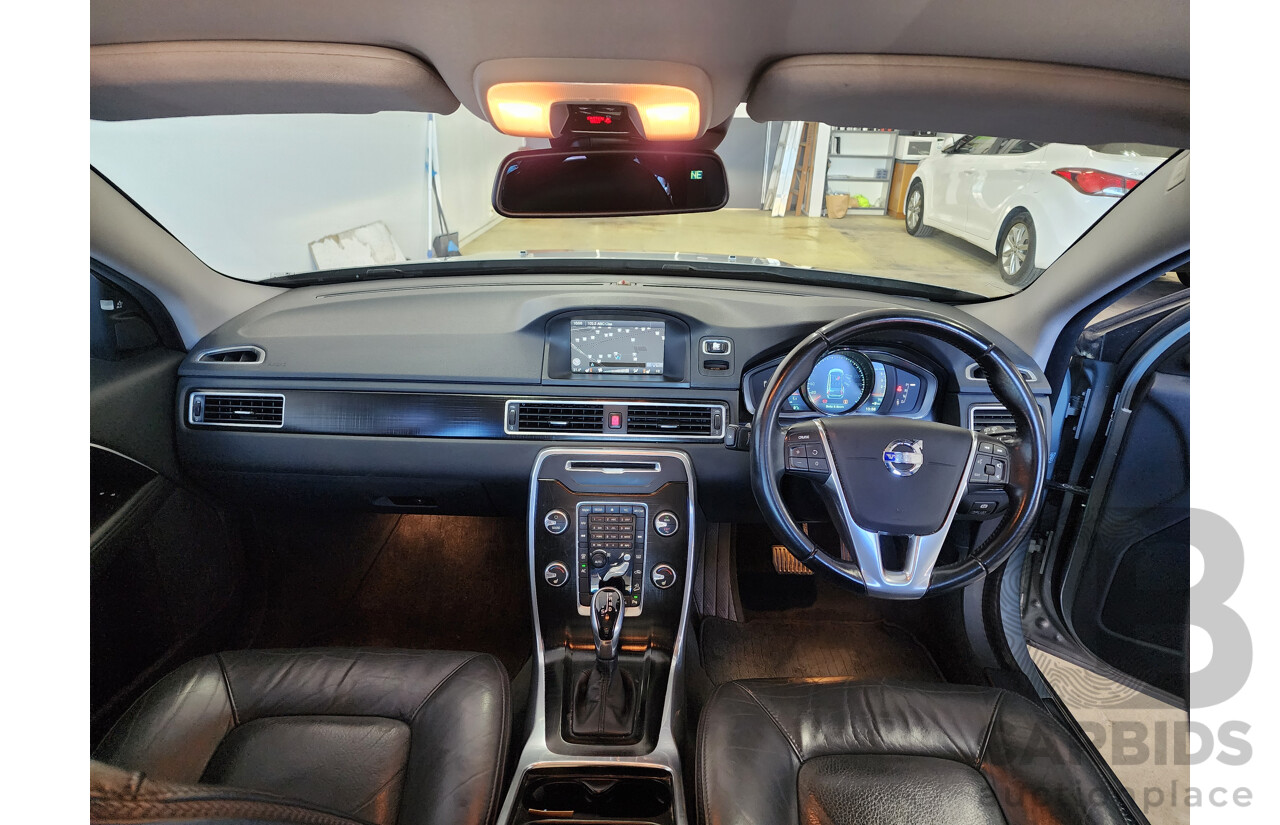 01/2014 Volvo Xc70 D5 Teknik BZ MY13 4d Wagon Silver 2.4L