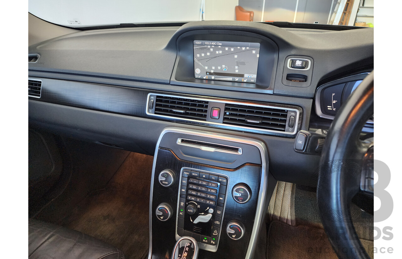 01/2014 Volvo Xc70 D5 Teknik BZ MY13 4d Wagon Silver 2.4L