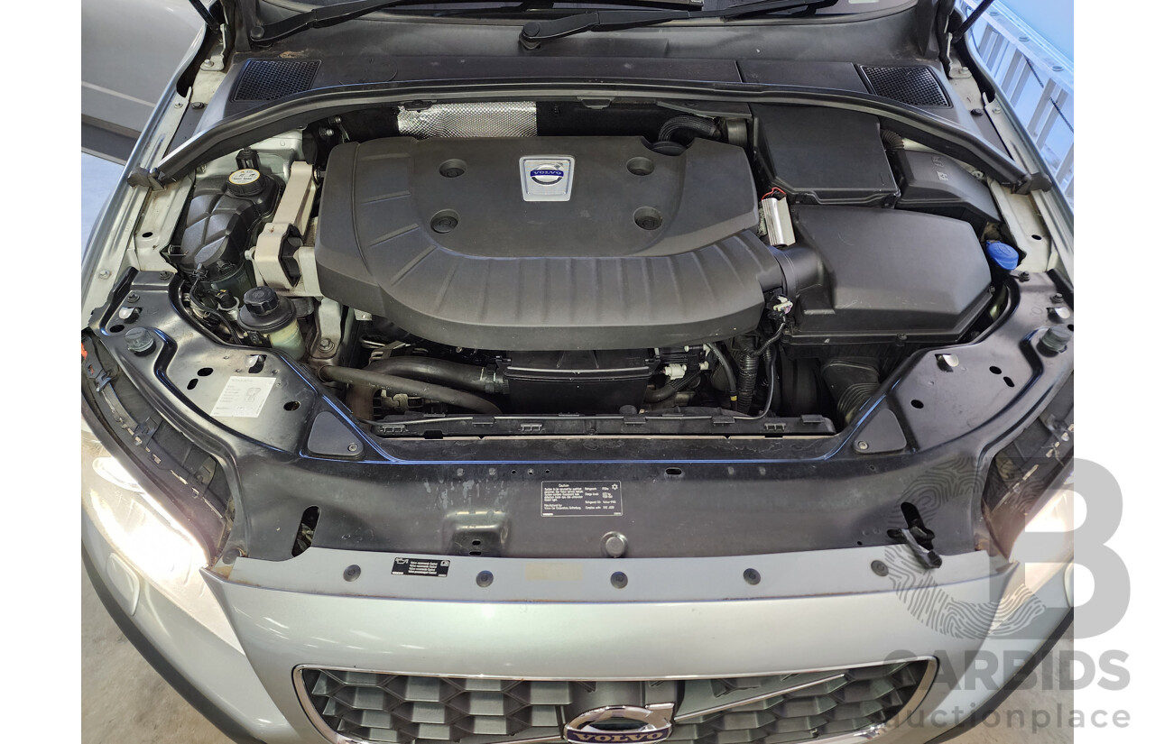 01/2014 Volvo Xc70 D5 Teknik BZ MY13 4d Wagon Silver 2.4L