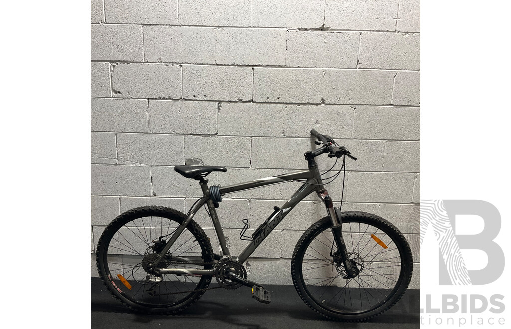GIANT Mounting Bike
