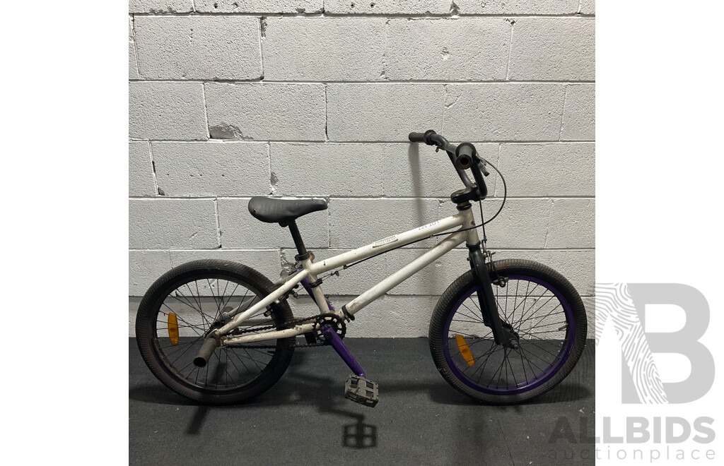 SOUTHERN Star Insane BMX Kids Bike