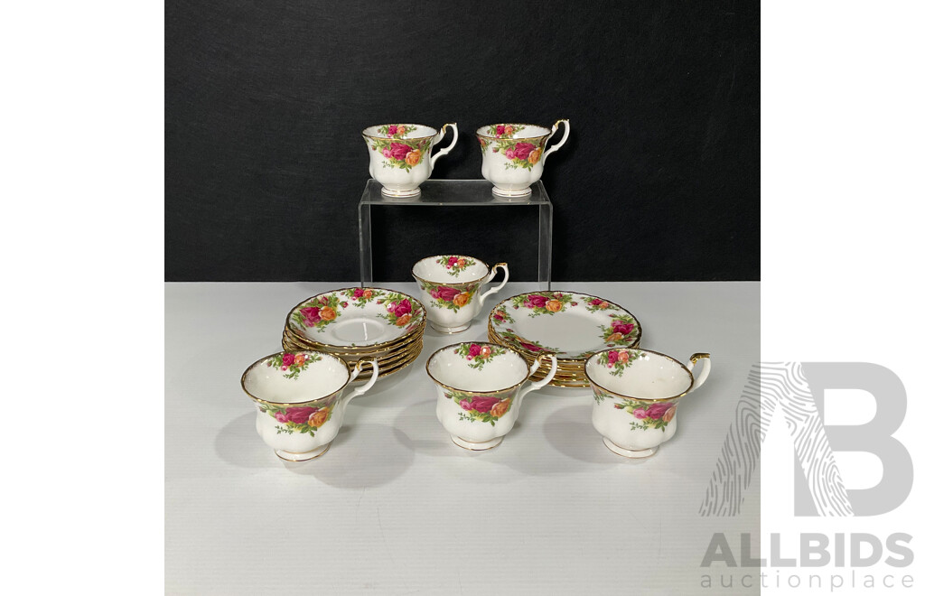 Old Country Roses Seventeen Piece Cup and Saucer Set