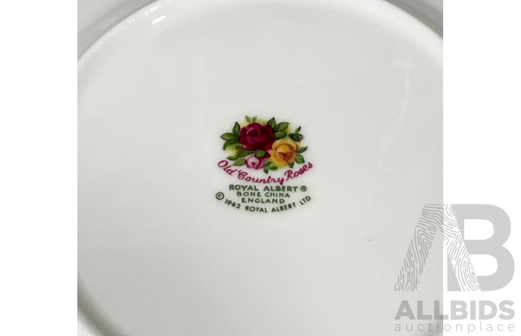 Old Country Roses Seventeen Piece Cup and Saucer Set