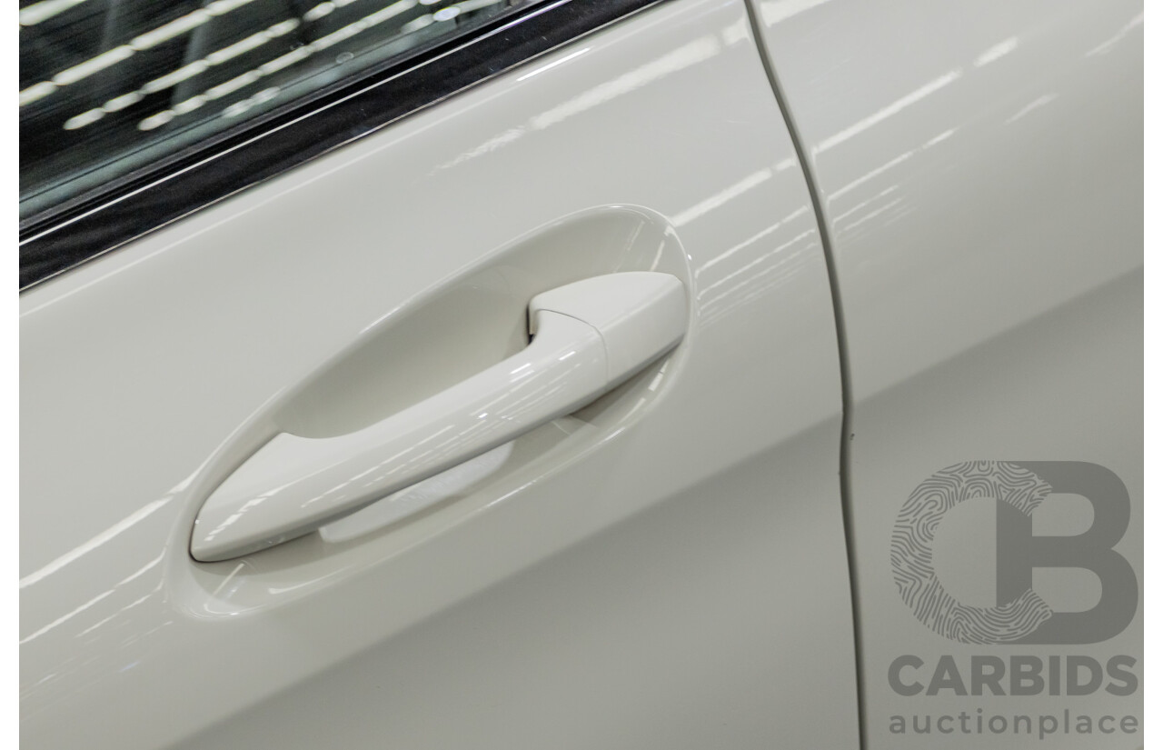 9/2015 Mercedes-Benz B200 246 MY15 5d Hatchback Calcite White Turbo 1.6L