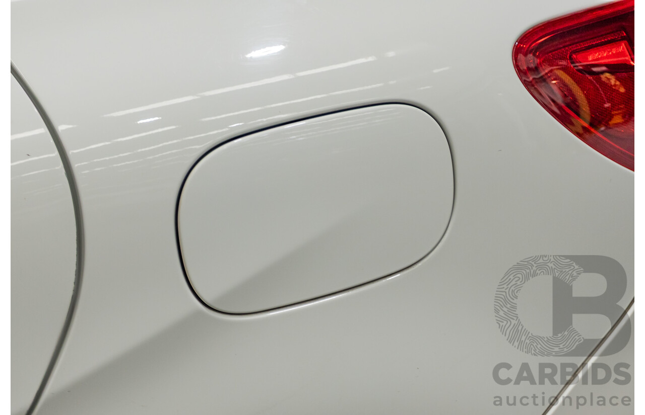 9/2015 Mercedes-Benz B200 246 MY15 5d Hatchback Calcite White Turbo 1.6L