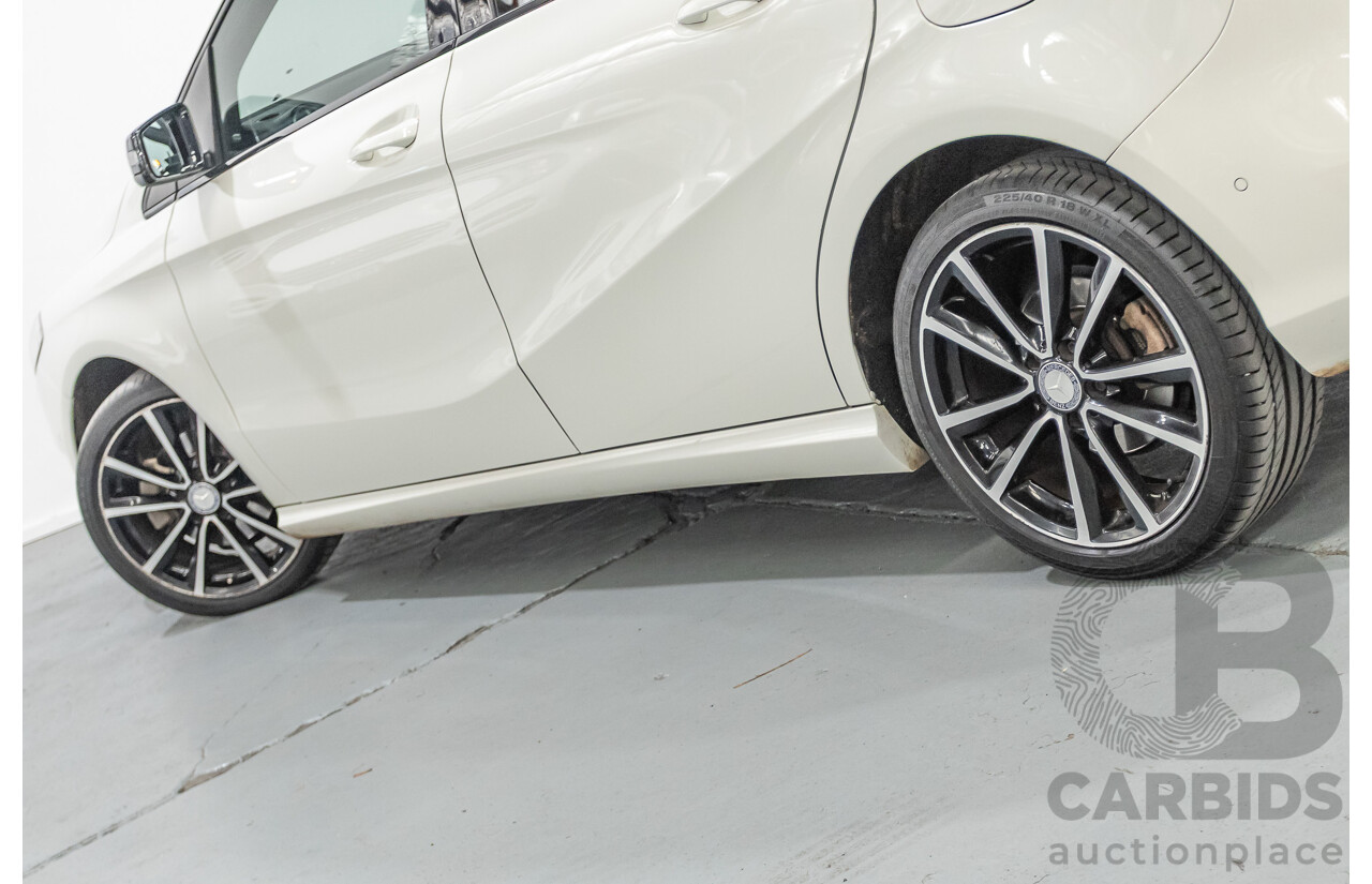 9/2015 Mercedes-Benz B200 246 MY15 5d Hatchback Calcite White Turbo 1.6L