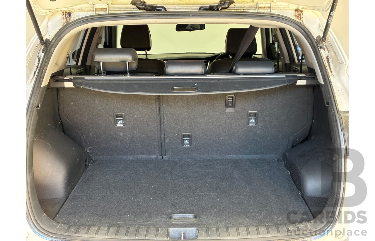 10/2015 Hyundai Tucson Active X (FWD) TL 4D Wagon White 2.0L