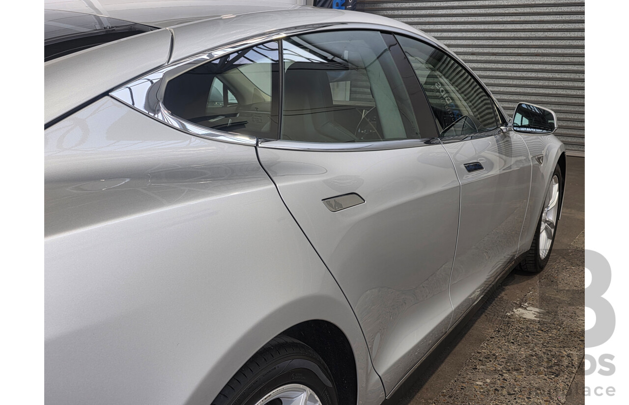 11/2014 Tesla Model S 85 (RWD) 4d Hatchback Silver Electric