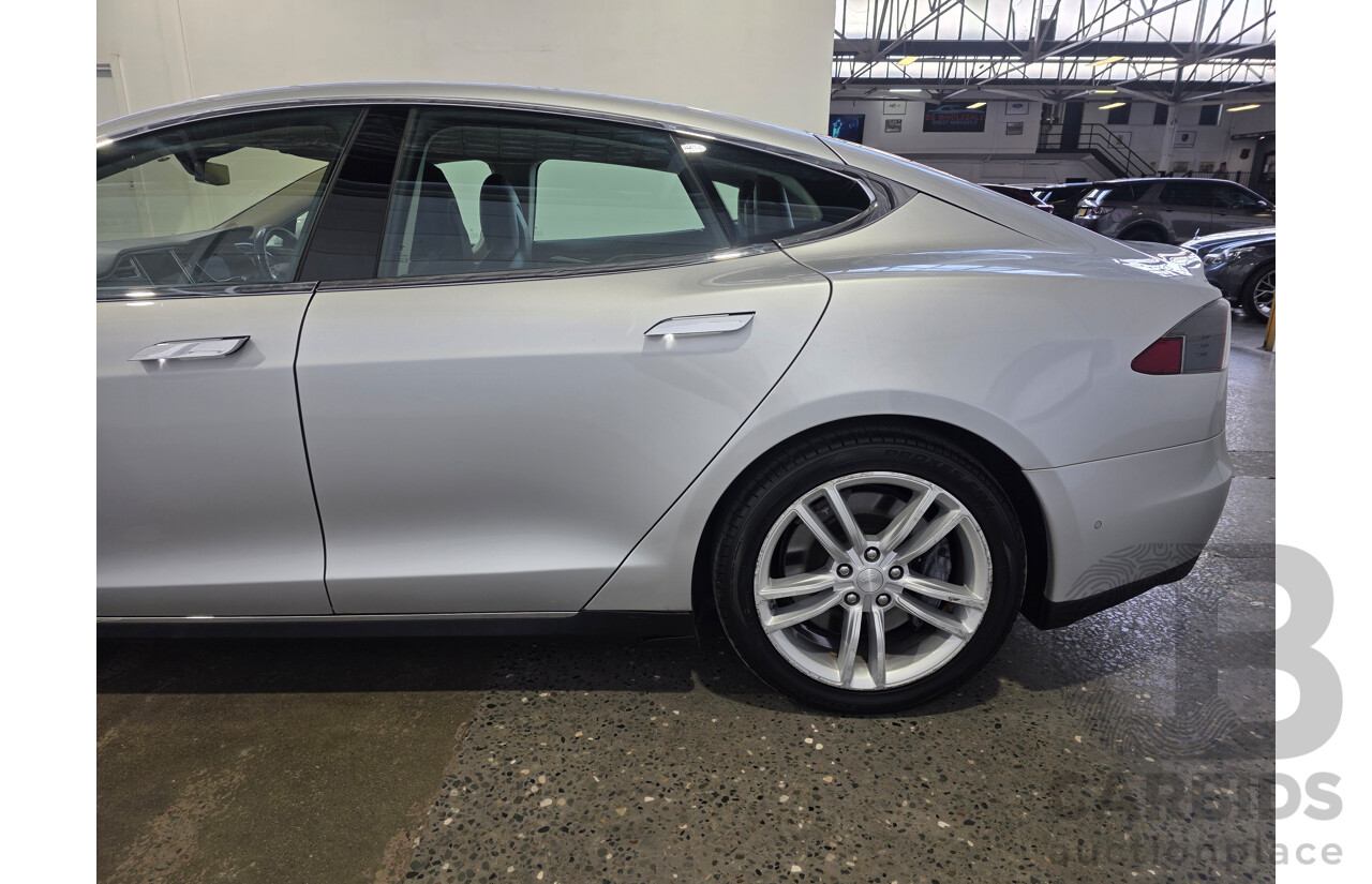 11/2014 Tesla Model S 85 (RWD) 4d Hatchback Silver Electric