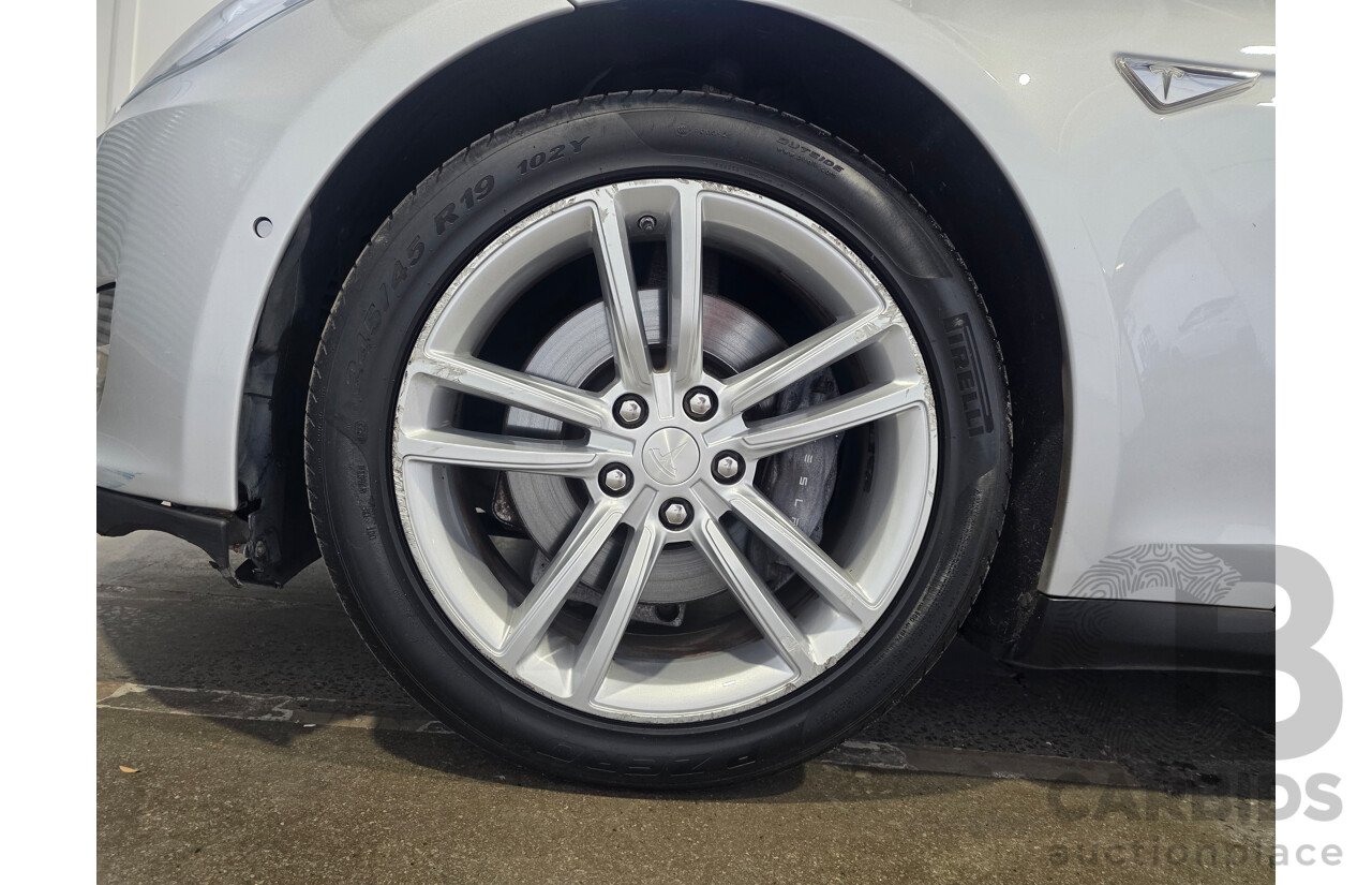 11/2014 Tesla Model S 85 (RWD) 4d Hatchback Silver Electric