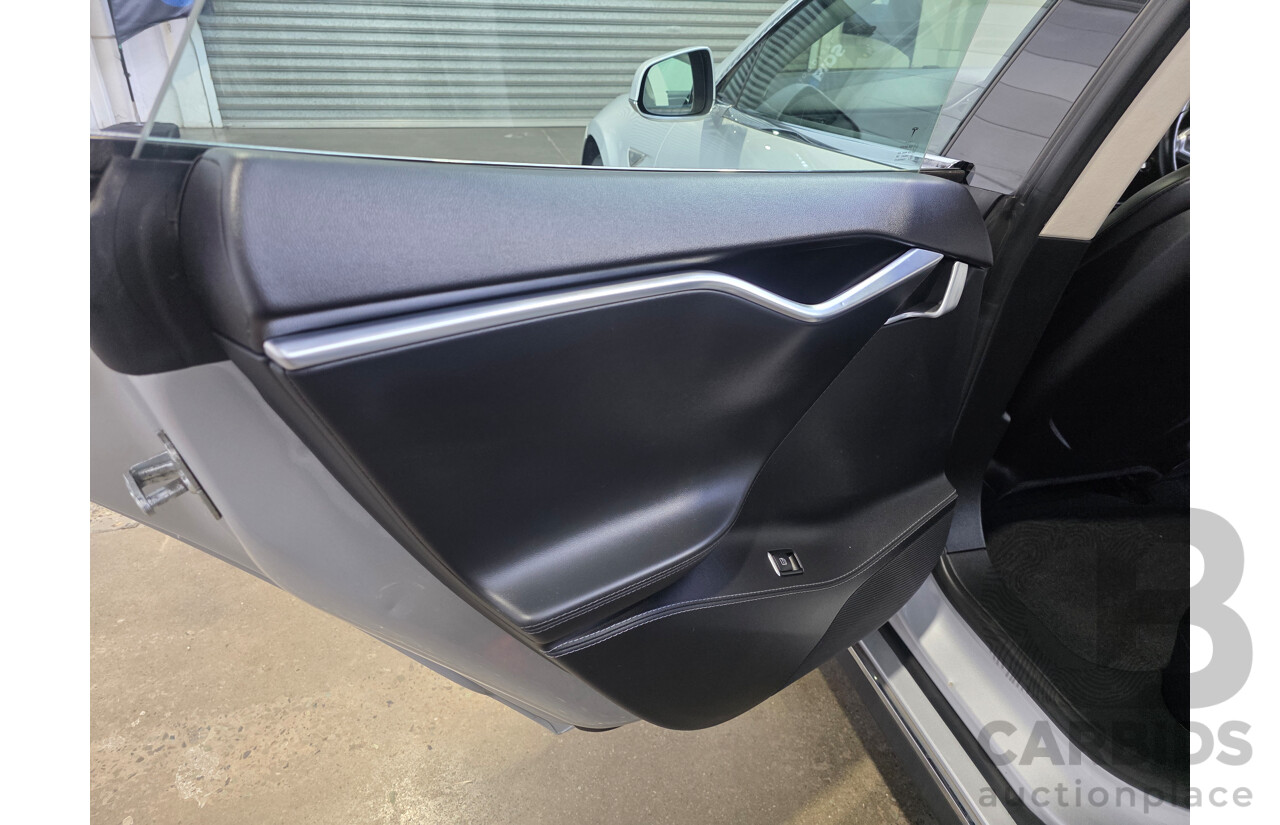 11/2014 Tesla Model S 85 (RWD) 4d Hatchback Silver Electric