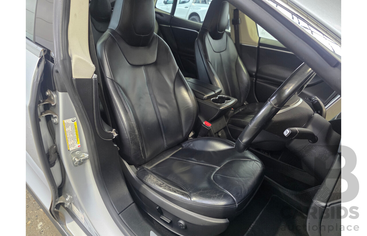 11/2014 Tesla Model S 85 (RWD) 4d Hatchback Silver Electric