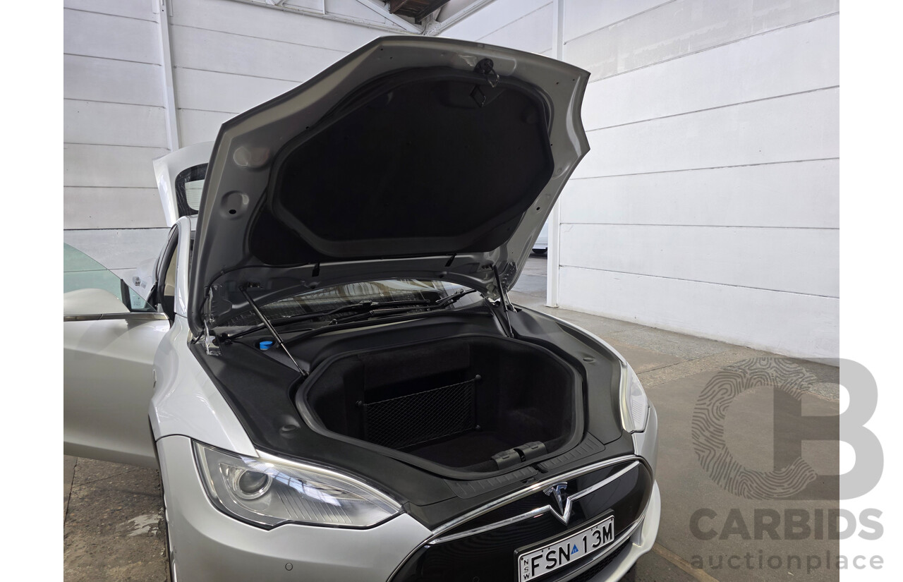 11/2014 Tesla Model S 85 (RWD) 4d Hatchback Silver Electric