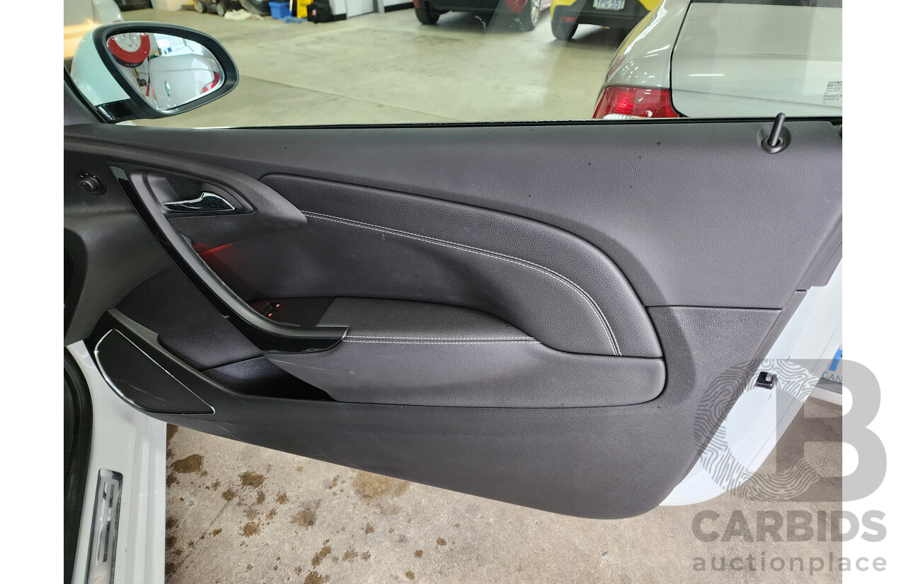 07/2015 Holden Astra GTC PJ 3d Hatchback White 1.6L
