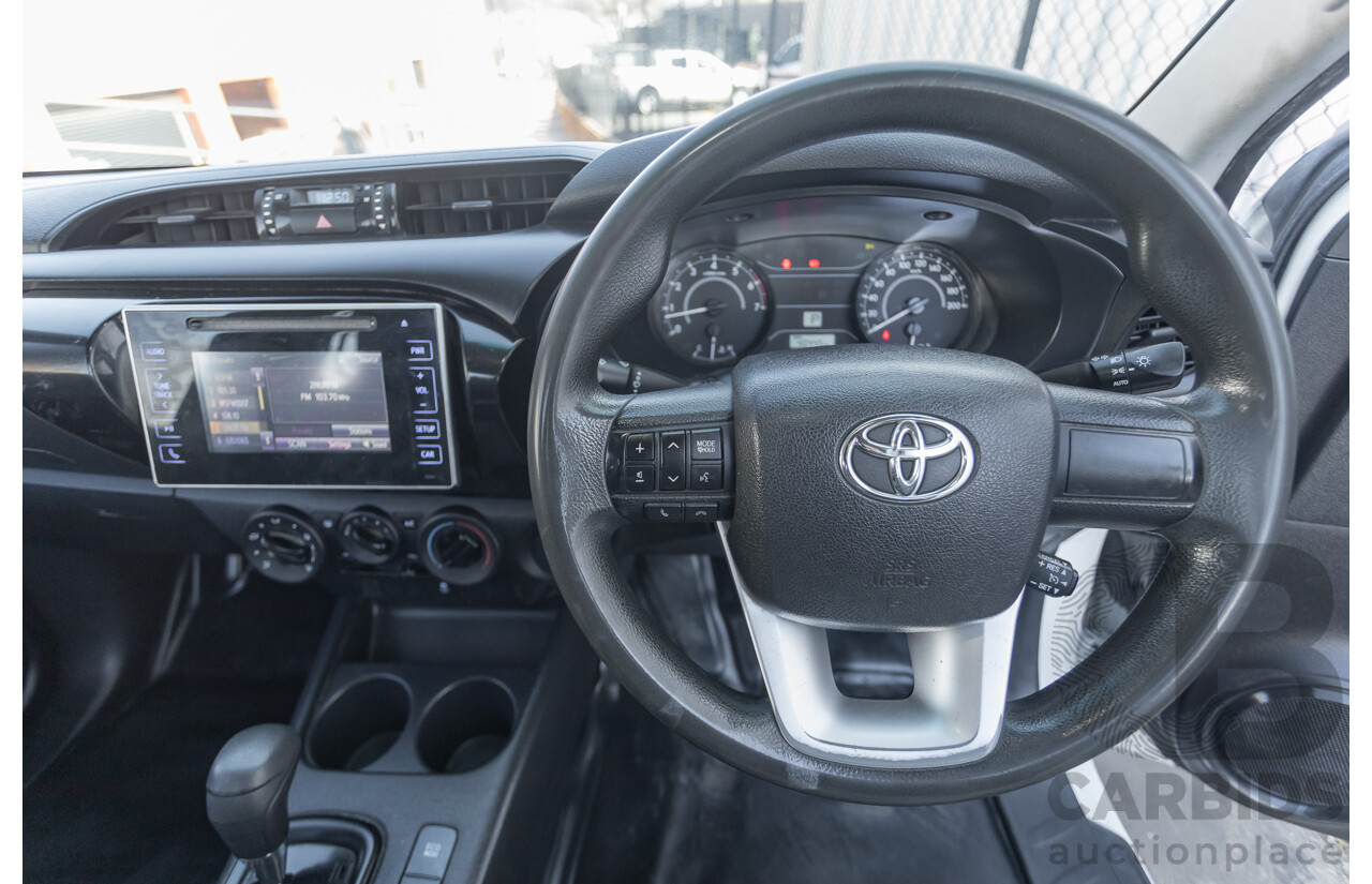 6/2016 Toyota Hilux Workmate TGN121R C/Chas Glacier White 2.7L